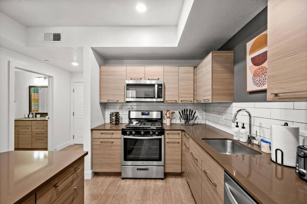 Ferienwohnung Luxurious Retreat In Slc Salt Lake City Exterior foto